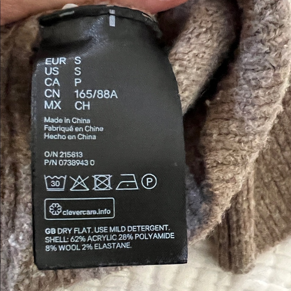H&M brown turtleneck sweater - Picture 3 of 3
